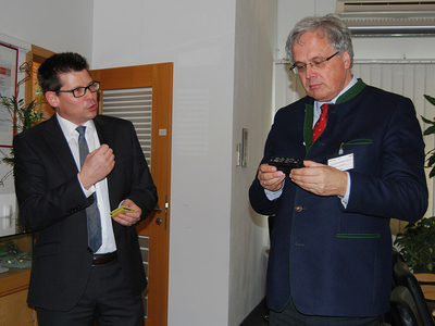 El presidente del distrito, Hillenbrand, visita ept